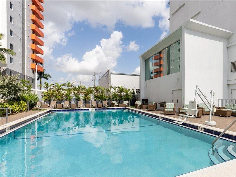 Hotel Doubletree By Hilton Miami North I-95 Exterior foto