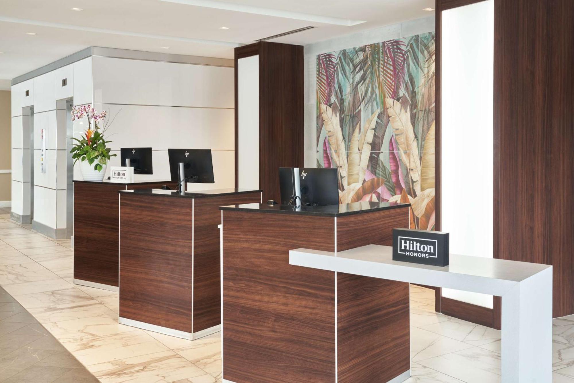 Hotel Doubletree By Hilton Miami North I-95 Exterior foto