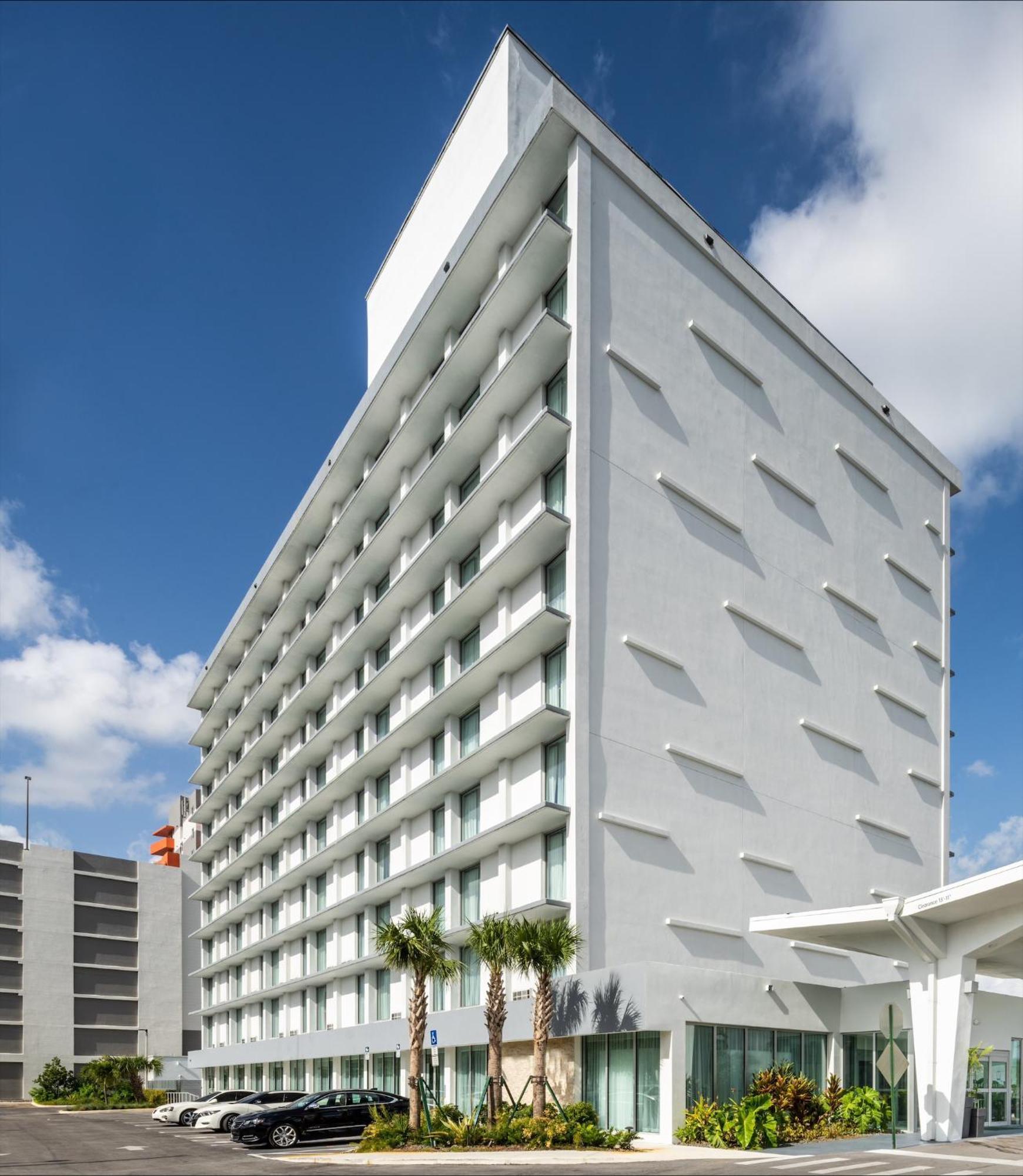 Hotel Doubletree By Hilton Miami North I-95 Exterior foto